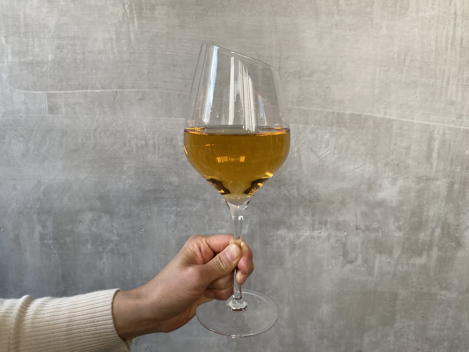 どれが正解？ワイングラスの正しい持ち方 – Cachette Secrete WINE GLASS